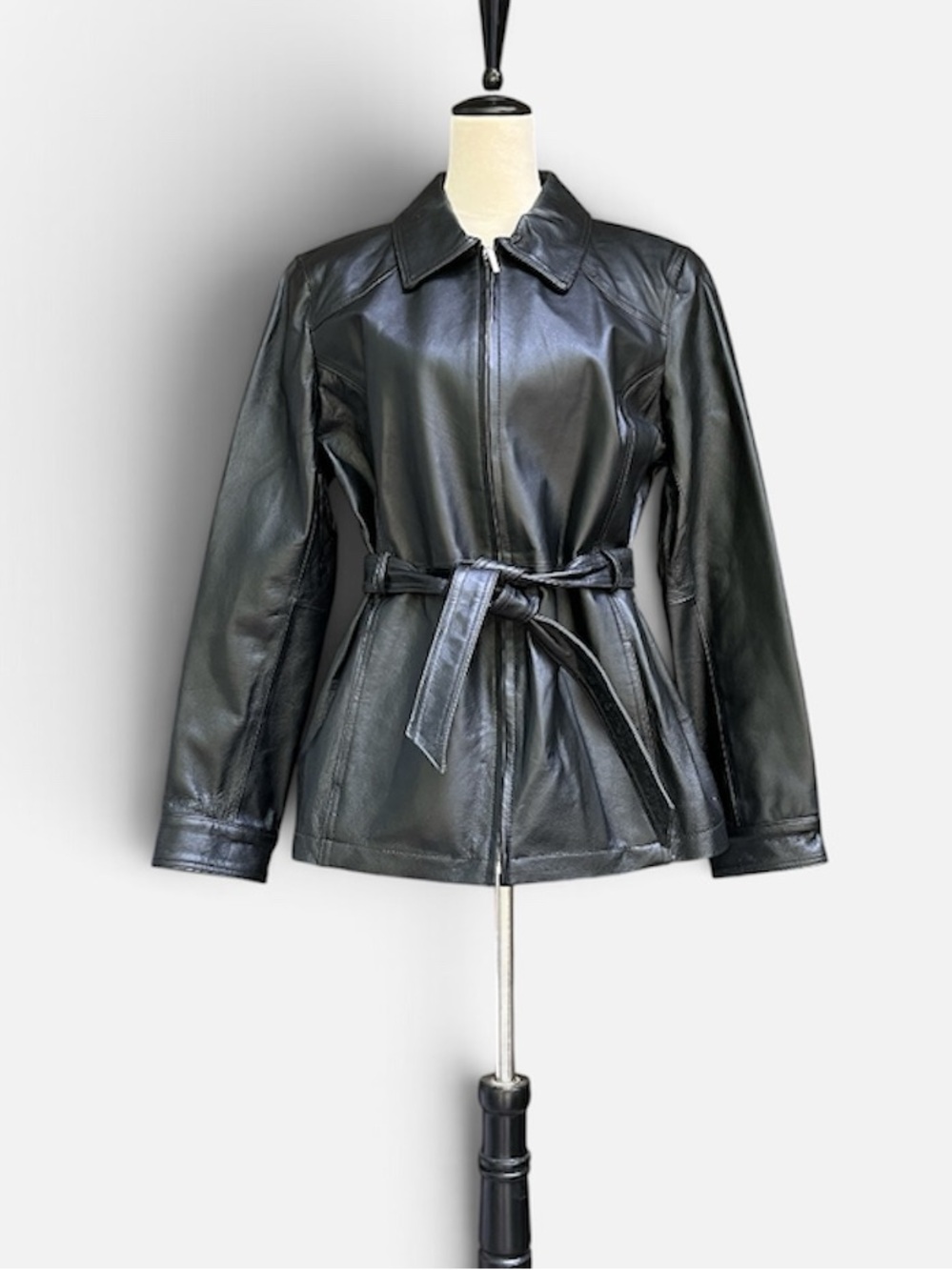 East 5th Zip Front Genuine Leather Jacket with Belted Detail in Black Sz Large